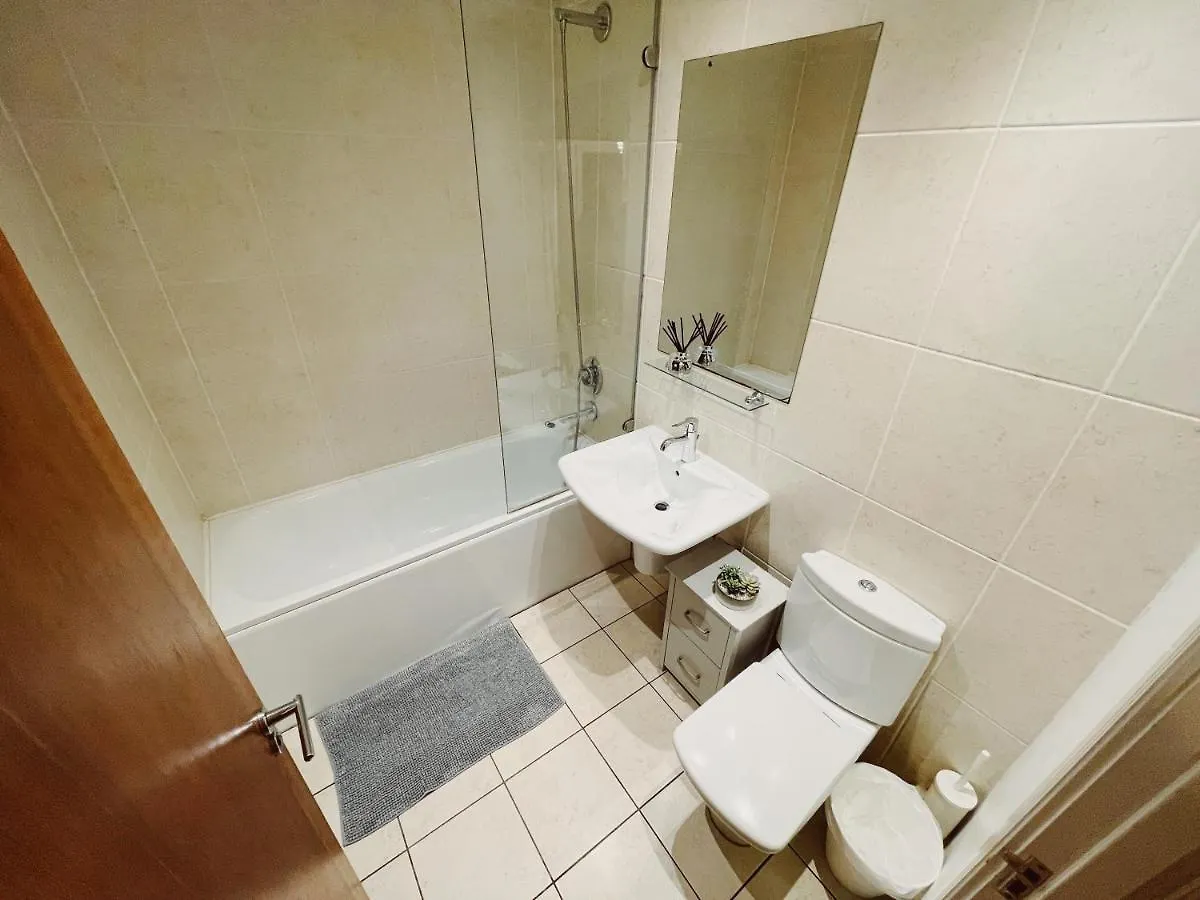 Modern City Centre Apartment Private Parking Space - Sleeps 4 Newcastle upon Tyne